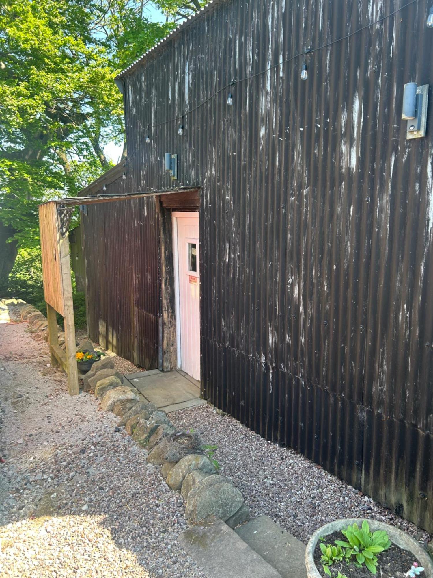 Rhodes To Serenity - Waterfall Shepherds Hut Cauldon Exterior photo